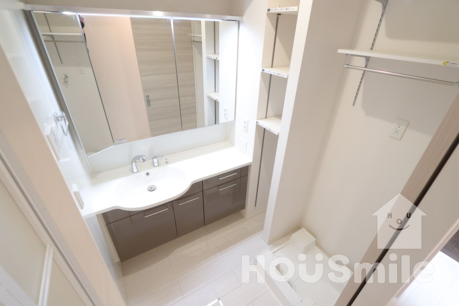 洗面設備　※現在建築中・写真は同タイプを使用