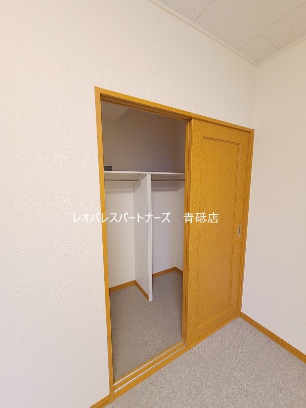 収納　1Fフローリング 2Fカーペット