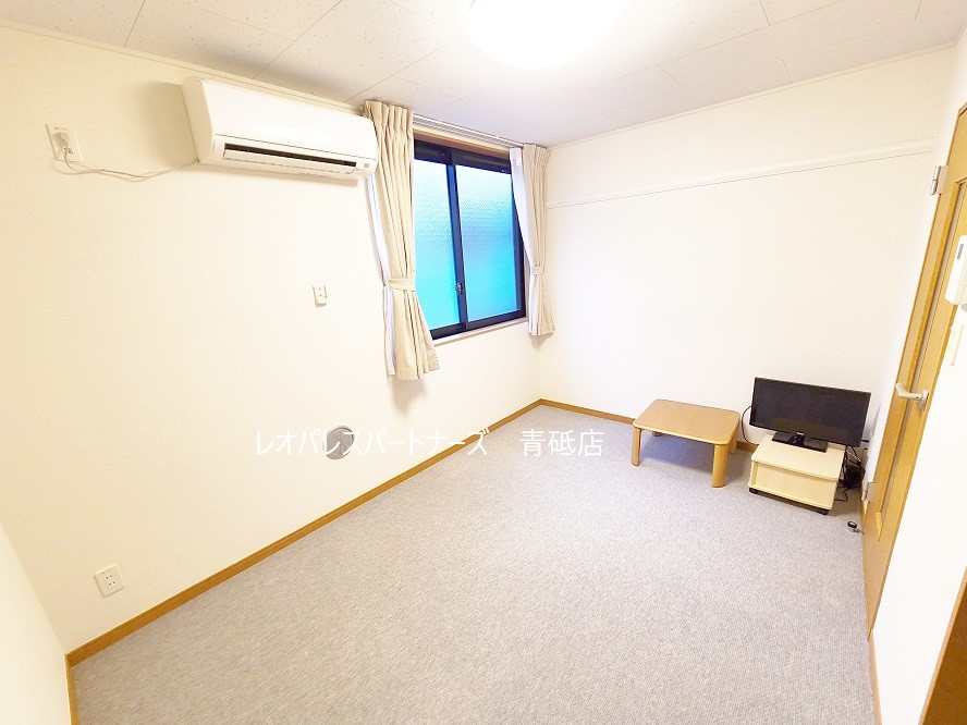 居室・リビング　1Fフローリング 2Fカーペット