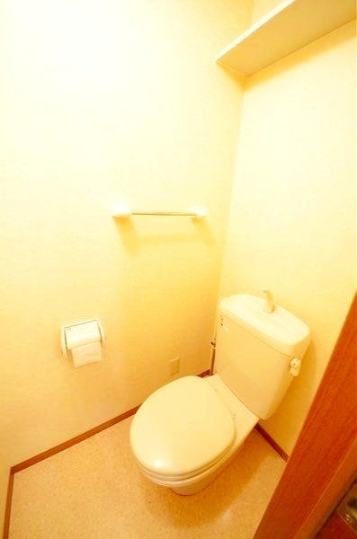 トイレ　トイレ広め