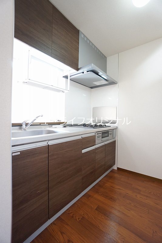 キッチン　ビルトイン3口コンロにキッチンセット新品交換いたします。