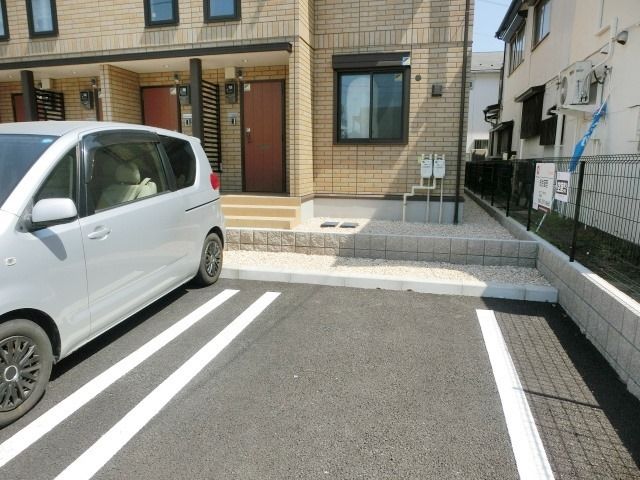駐車場　敷地内の駐車場