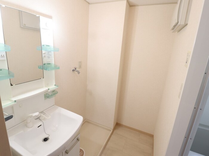 洗面設備　広い洗面スペース