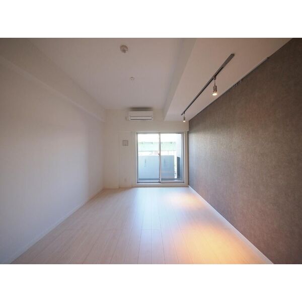 居室・リビング　洋室　8.9帖(エアコン付)+クローゼット