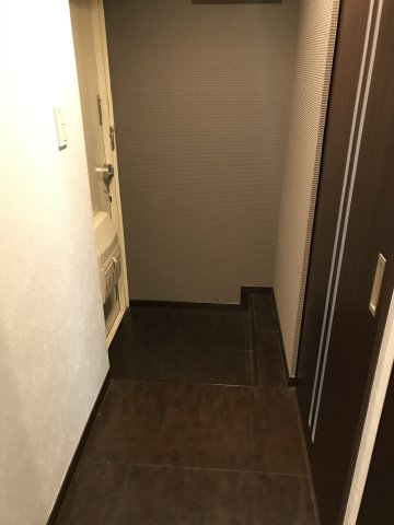 玄関　収納もある玄関です