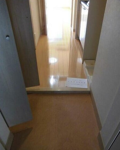 玄関　別部屋同仕様タイプ