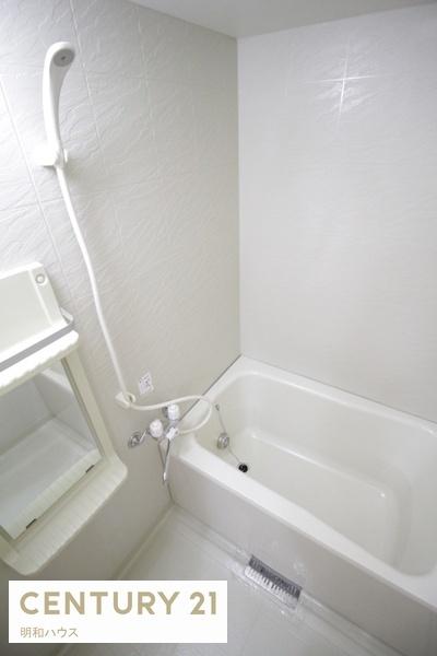 バス・シャワールーム　追焚き完備の浴室です◎