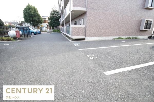 駐車場　敷地内に駐車場もございます♪