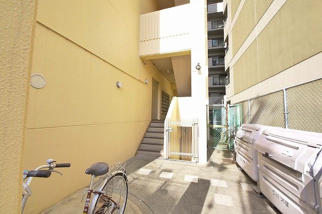 エントランス　こちらからお部屋へ向かっていただけます。