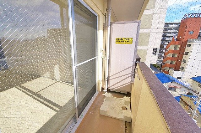 バルコニー　南向きなのでお洗濯物もしっかり干せますよ。