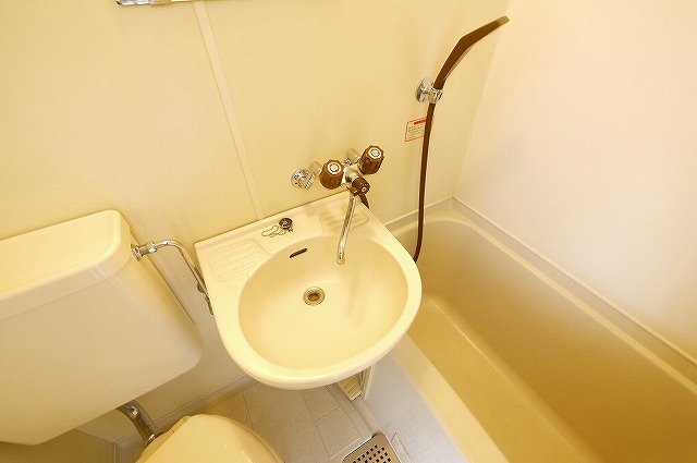 洗面設備　朝の洗顔などはこちらでどうぞ！