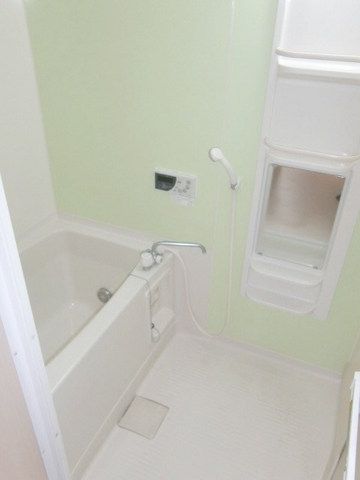 バス・シャワールーム　お風呂も綺麗で快適バスタイム。