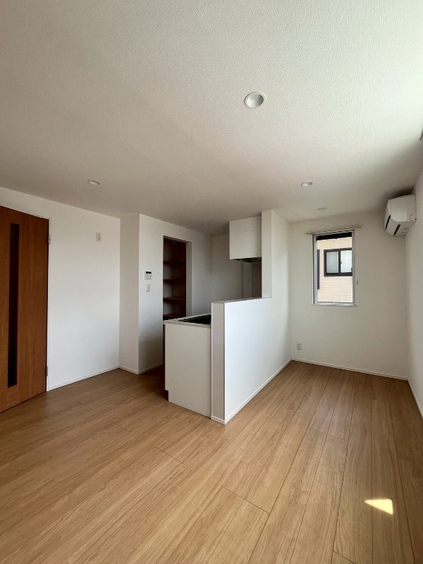 居室・リビング　※別部屋参考写真