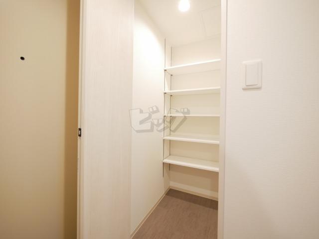 玄関　☆シューズウォークイン付き☆