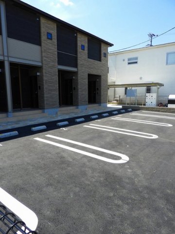 駐車場　駐車場に車を止められます