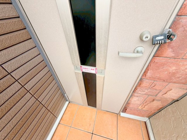 ロビー　ロビーにある各部屋毎のメールボックス。