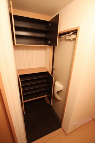 収納　シューズボックス