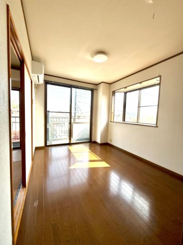 居室・リビング　入居中の為、同じ間取の部屋となります。（イメージ）