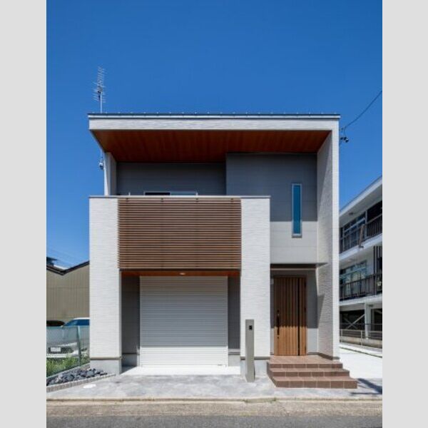 建物外観　同タイプの別物件です。色など異なる場合は現状優先となります。