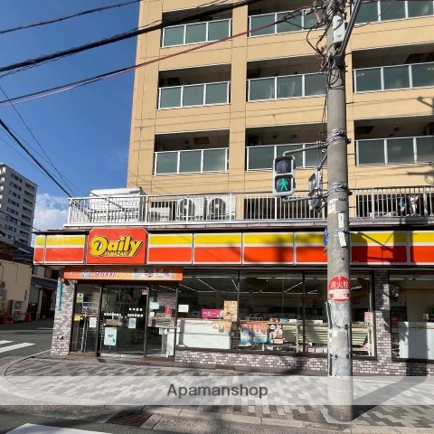 コンビニ　デイリーヤマザキ（コンビニ）まで448m