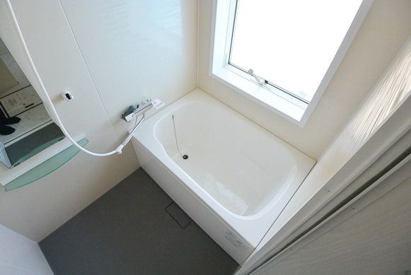 バス・シャワールーム　★窓もあり風通しもいいです★