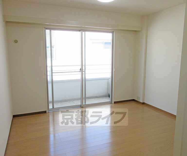 居室・リビング　日当りの良いお部屋です！