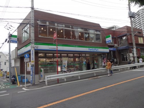 コンビニ　ファミリーマート 品川区役所前店（コンビニ）まで373m