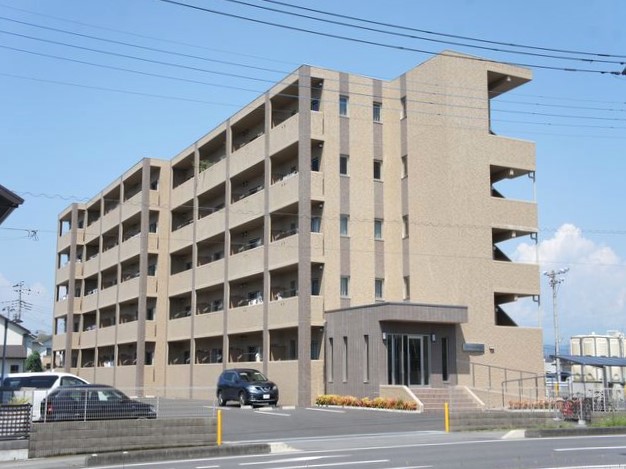 建物外観　鉄筋コンクリート5階建てマンション！