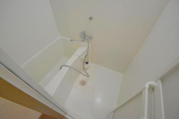 バス・シャワールーム　ゆったりと入るなら、お風呂とトイレとは別々が嬉しいですよね。