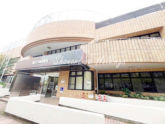 図書館　横浜市立南図書館（図書館）まで496m