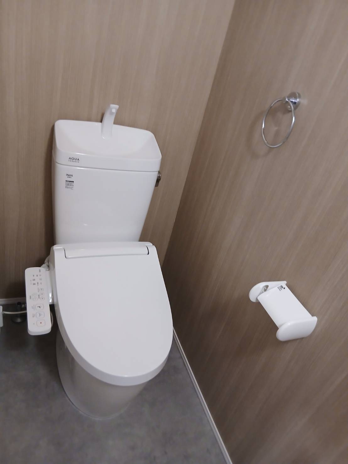 トイレ　落ち着いたトイレです