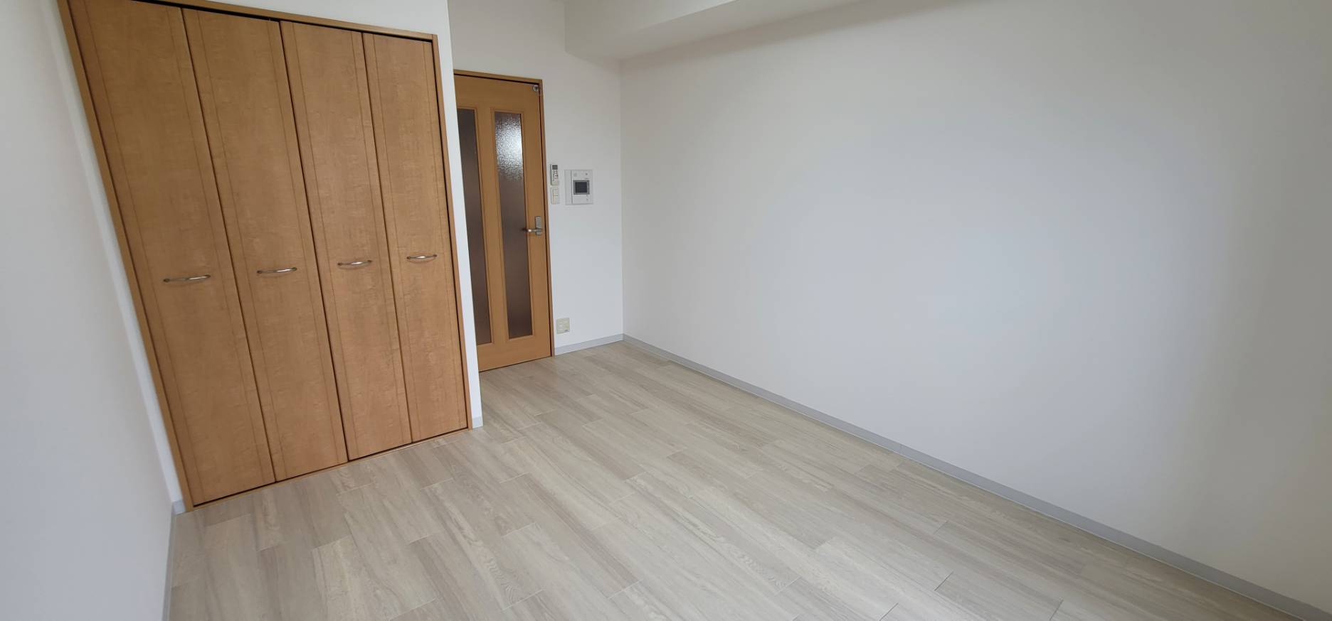 居室・リビング　同物件別部屋写真
