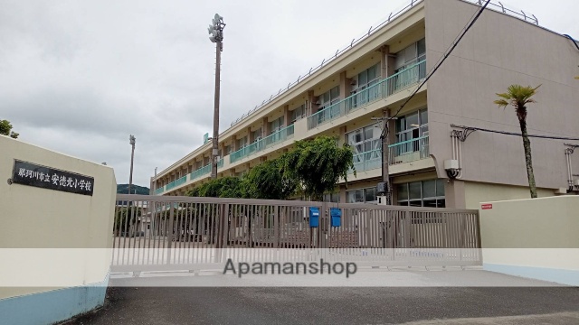 小学校　那珂川市立安徳北小学校（小学校）まで353m