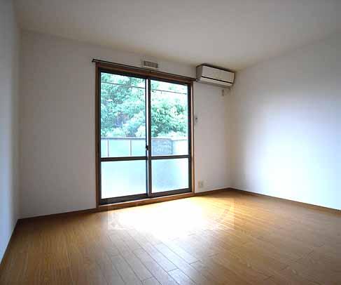 居室・リビング　正方形の使い易いお部屋です。