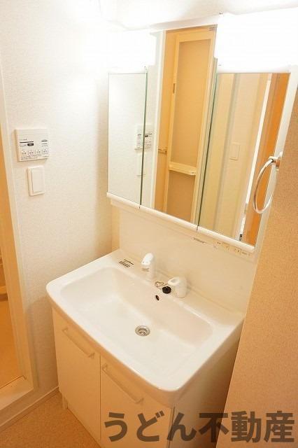 洗面設備　うどん県のお部屋探しはうどん不動産へ うどんちゃんとLINE