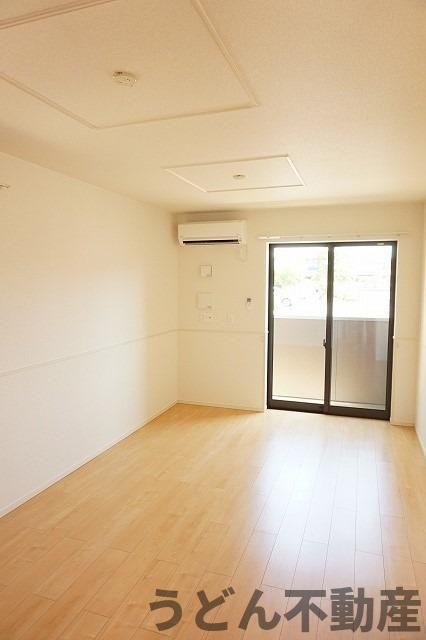 居室・リビング　うどん県のお部屋探しはうどん不動産へ うどんちゃんとLINE