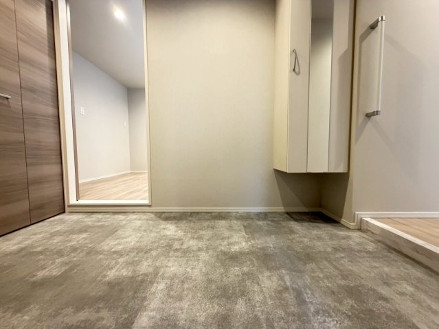 玄関　詳細は、RISUMO江坂本店までお問合せください♪