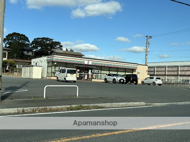 コンビニ　セブンイレブン（コンビニ）まで1761m