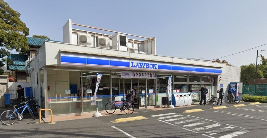コンビニ　ローソン足立伊興四丁目店（コンビニ）まで460m