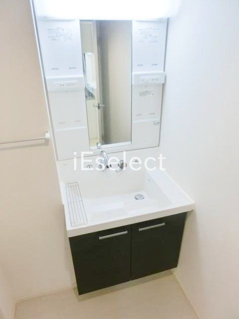 洗面設備　忙しい朝に便利な洗髪洗面化粧台