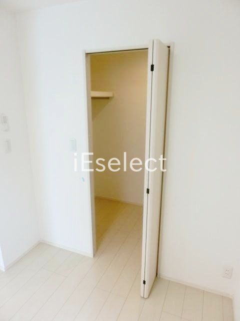 収納　収納豊富なウォークインクローゼット
