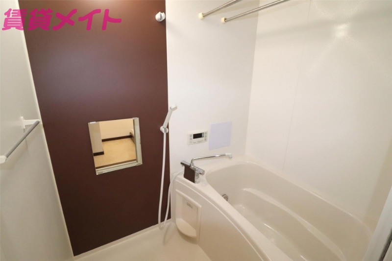 バス・シャワールーム　同建物別部屋写真です