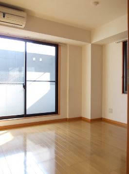 居室・リビング　★角部屋、二面採光、風通しも良好★