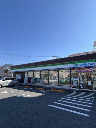 コンビニ　ファミリーマート 板橋西台店（コンビニ）まで1556m