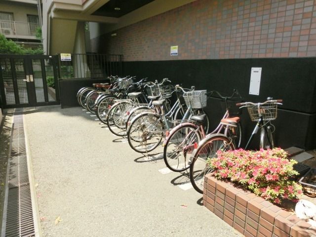 駐車場　駐輪スペースはこちら。