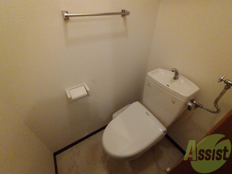 トイレ　こちらはトイレです。清潔感があり、安心して使用できます。