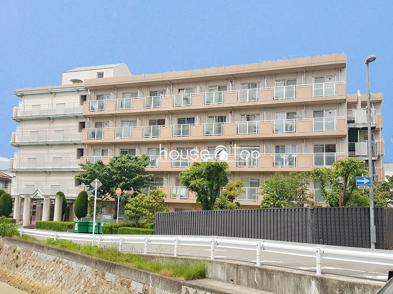 建物外観　オートロック！防犯カメラ完備！セキュリティー対策万全ですよ！