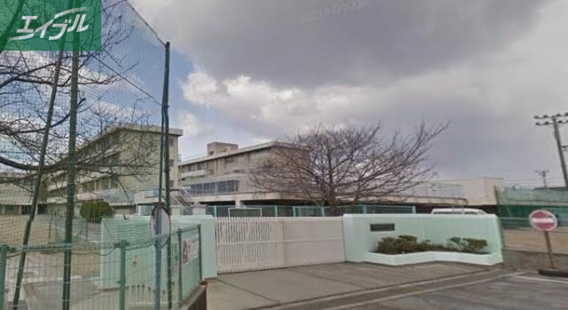 小学校　岡山市立芳泉小学校（小学校）まで1546m