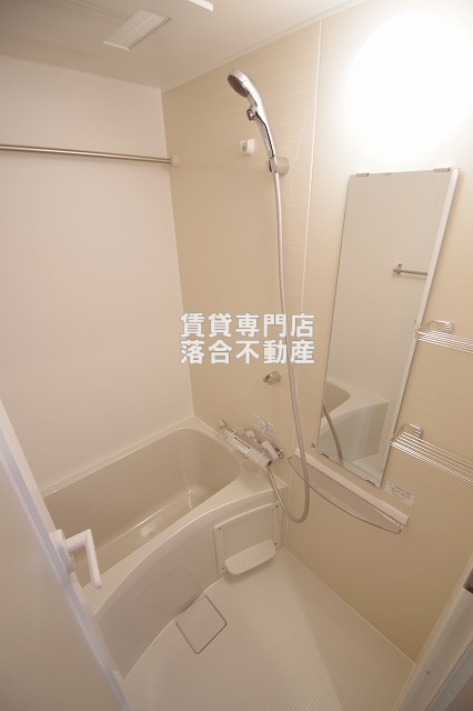 バス・シャワールーム　落ち着いた空間のお風呂