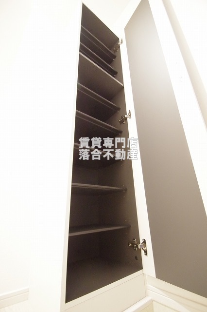 収納　シューズ収納